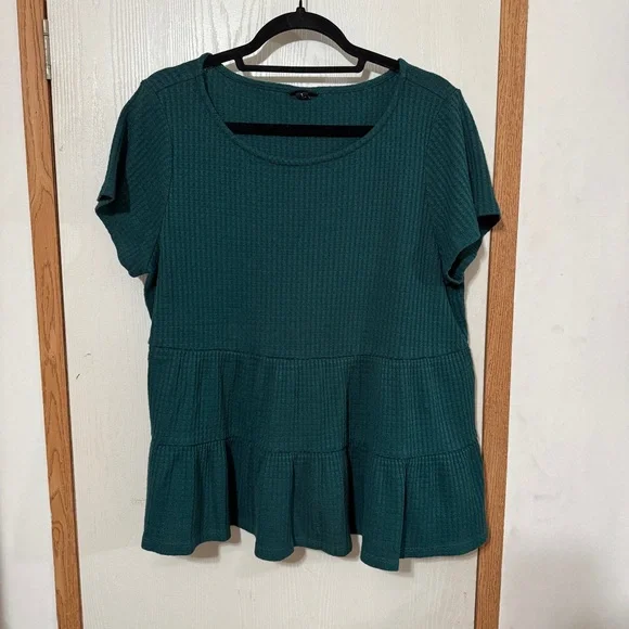 Torrid Waffle Knit Tiered Top – Green, Size 1 - Picture 4 of 6